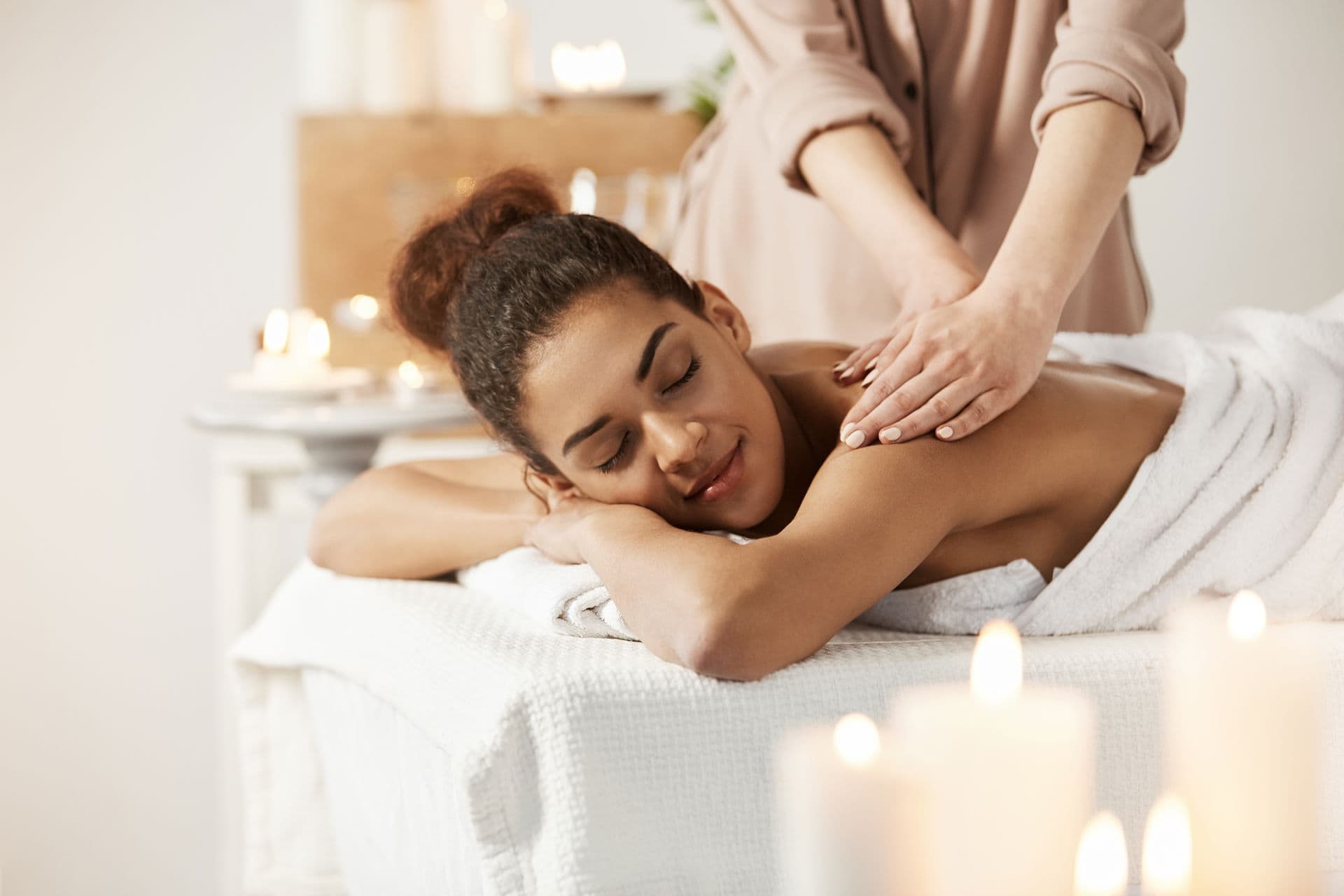 What’s the Difference Between Aescape and a Massage Therapist?