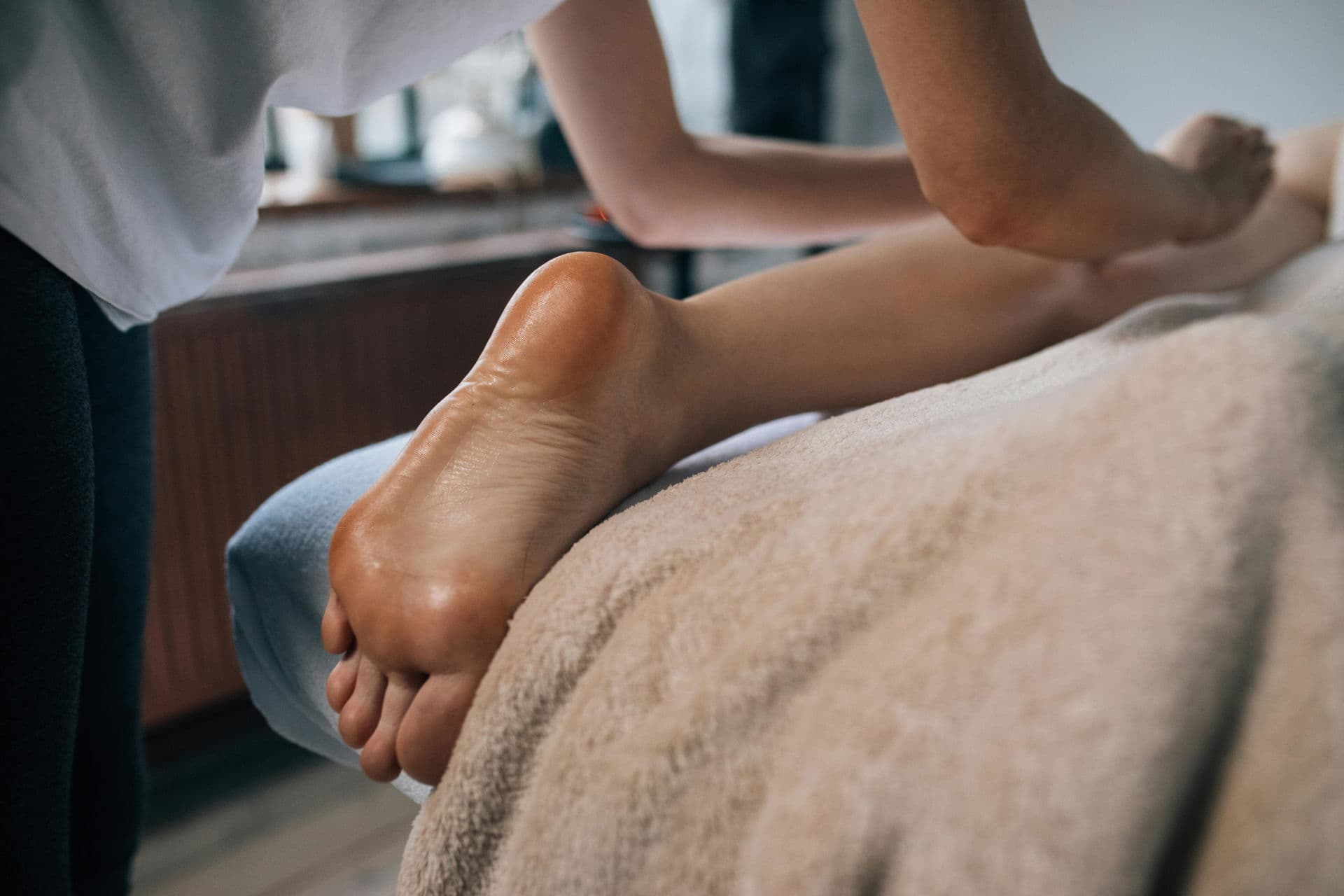 Should You Get a Massage in a Gym or a Spa?